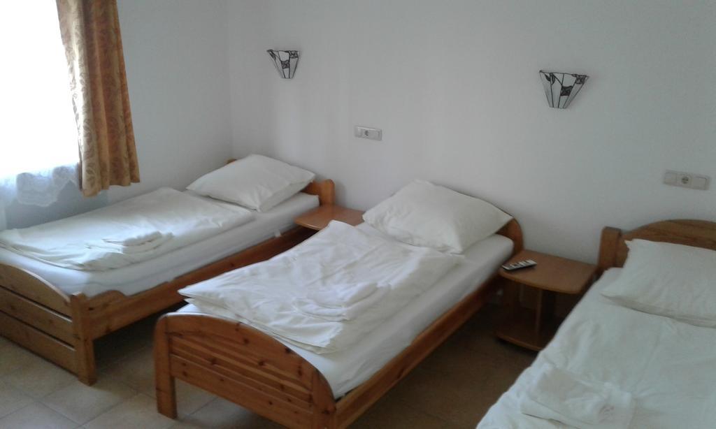 Wanderlust Hostel Floersheim am Main Экстерьер фото