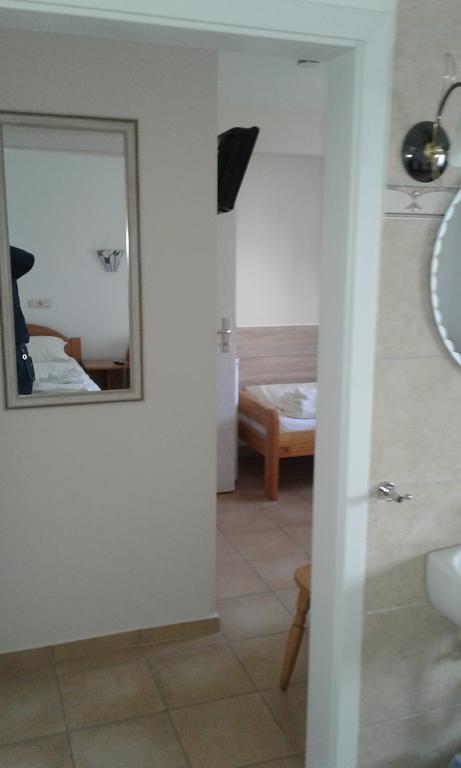 Wanderlust Hostel Floersheim am Main Экстерьер фото
