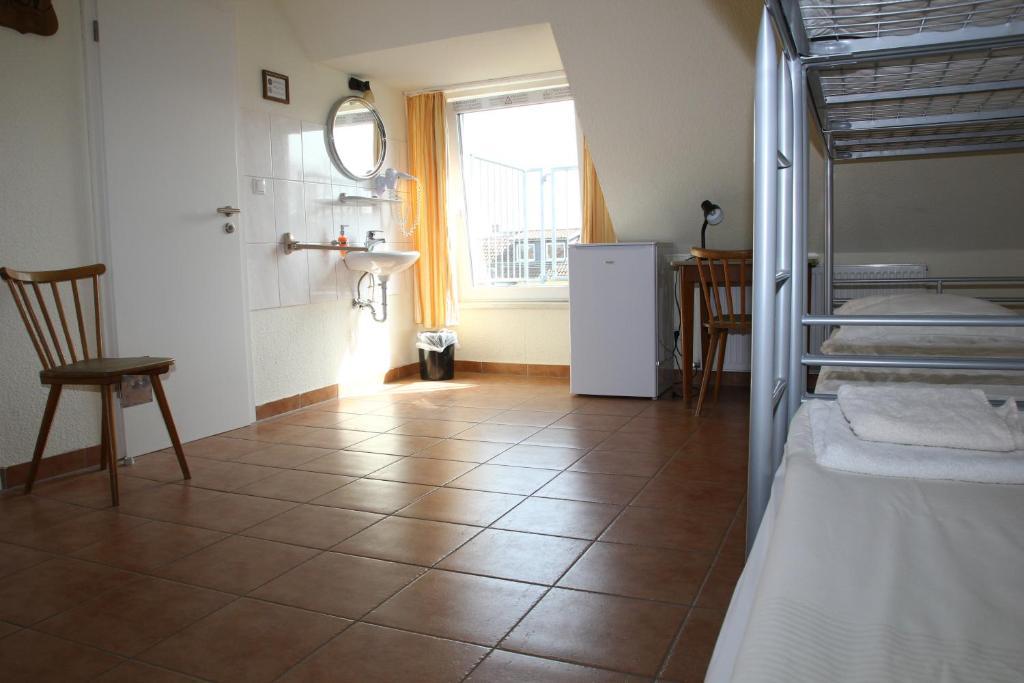 Wanderlust Hostel Floersheim am Main Номер фото
