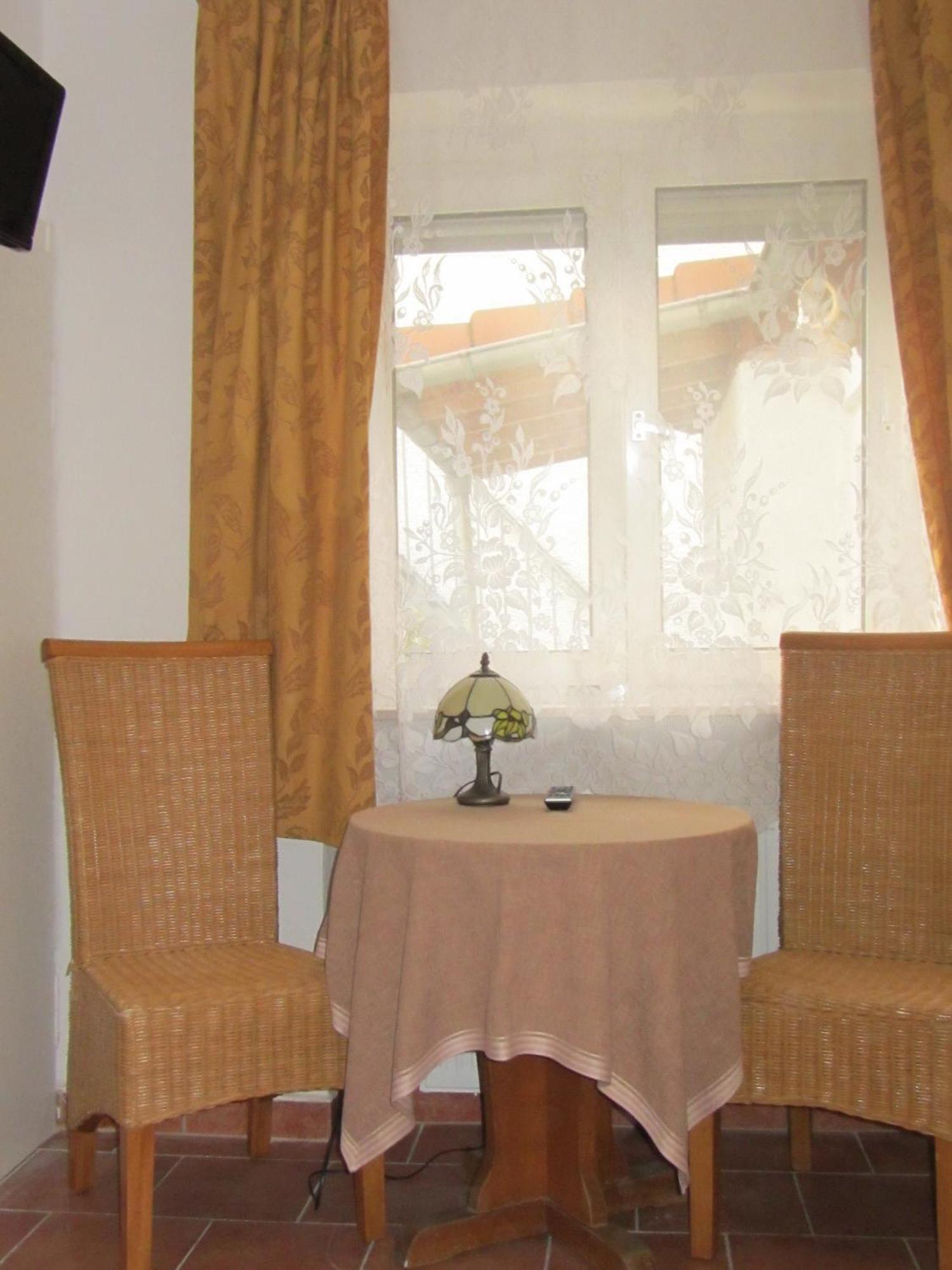 Wanderlust Hostel Floersheim am Main Экстерьер фото