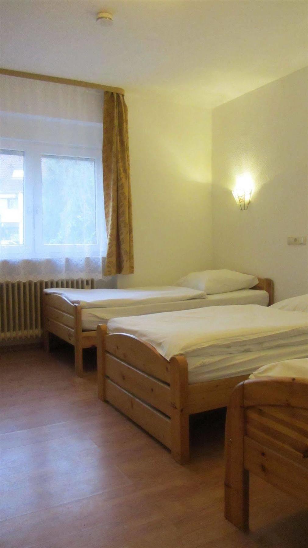 Wanderlust Hostel Floersheim am Main Экстерьер фото
