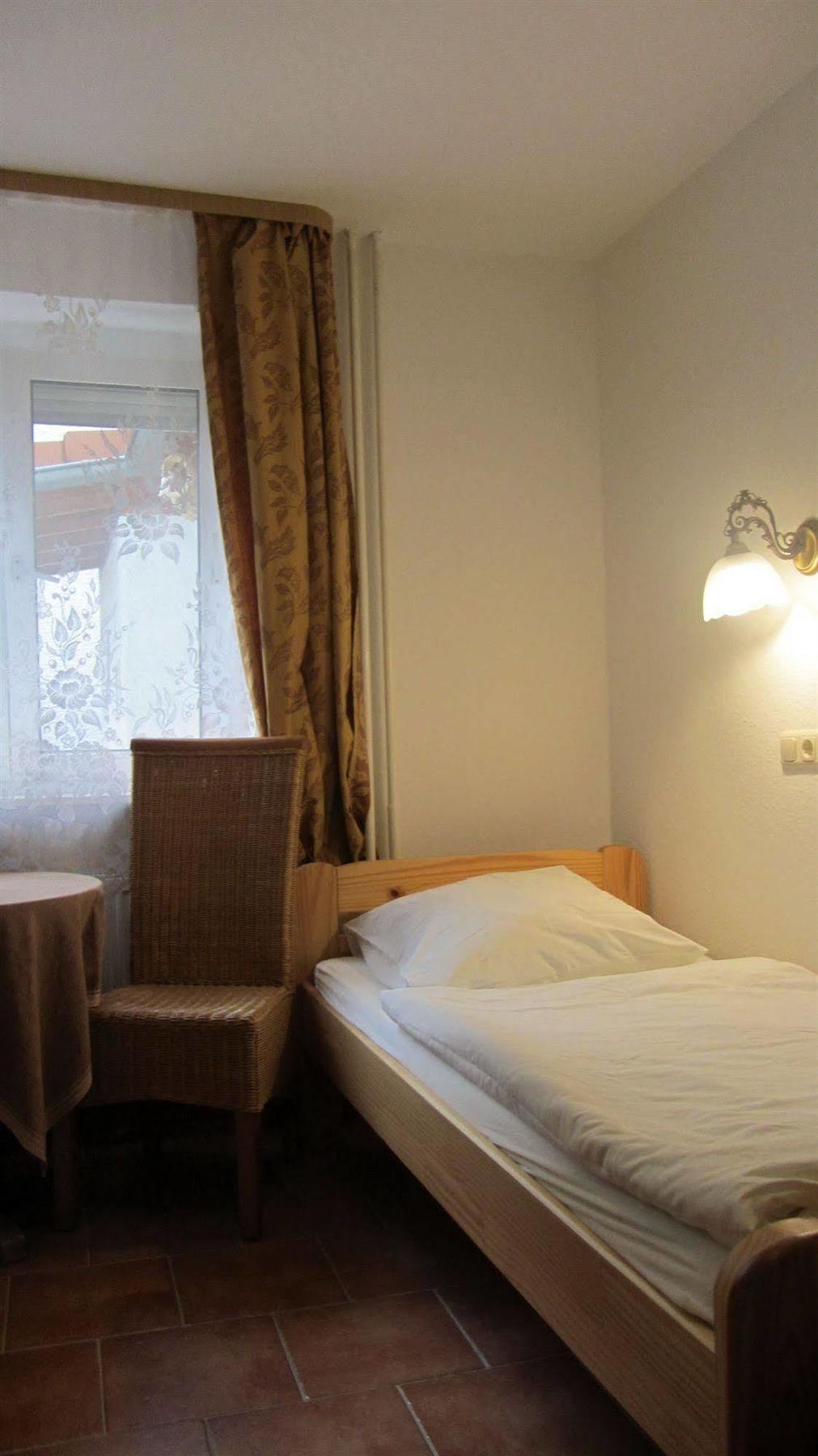 Wanderlust Hostel Floersheim am Main Экстерьер фото